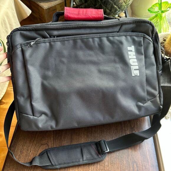 Thule Subterra laptop messenger bag black 16” - Picture 1 of 12